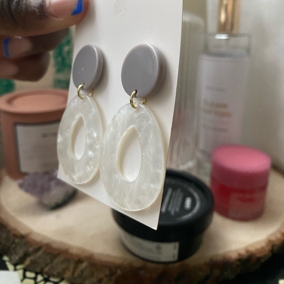 Statement Earrings - Picture 2 of 3
